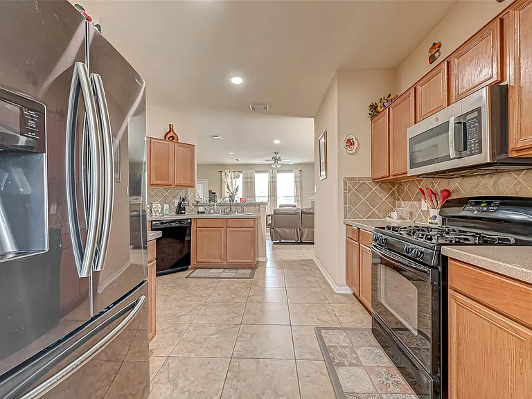 19223 Brook Village Rd — Photo 32