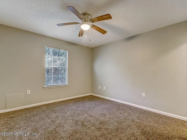 1344 W 8th St — Photo 11