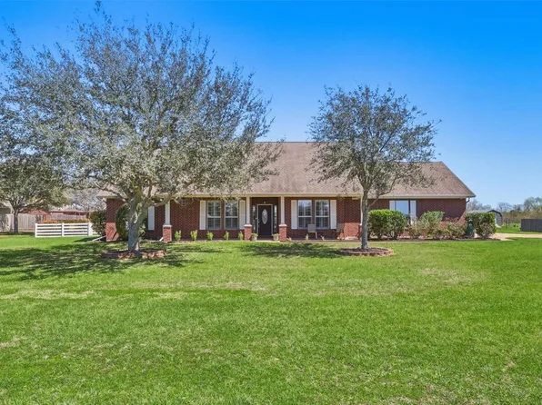 2862 Dees Cir, Sealy, TX 77474