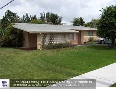 1st image of 301 NW 206th Ter
