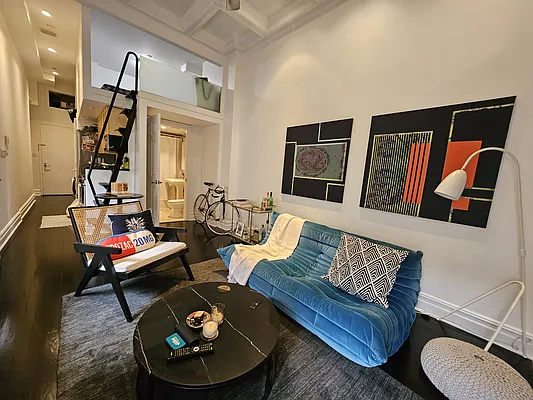 Rented by Julien Aractingi, LREB | media 13