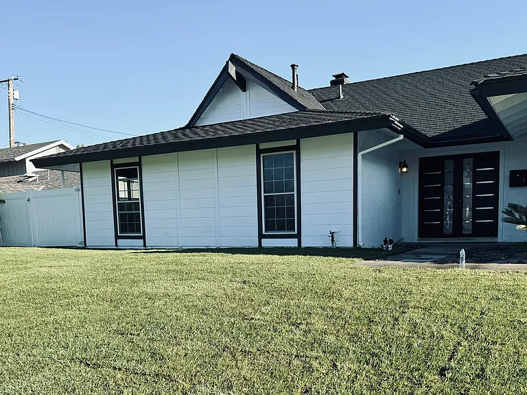 1508 Rolling Hills Dr — Photo 1