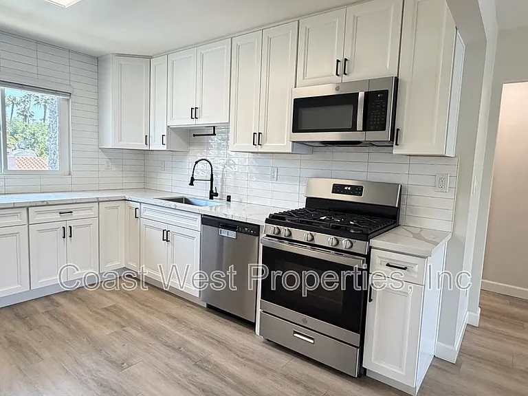 4802 Orchard Ave #6 — Photo 4