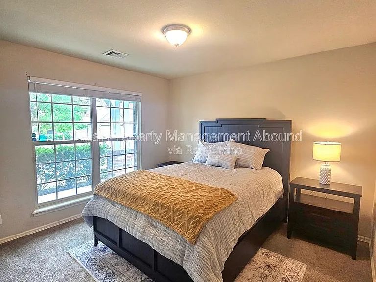 14727 S Urbana Ave — Photo 21