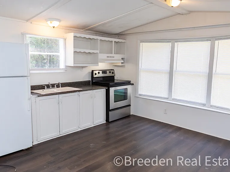 3025 Trophy Ct — Photo 2