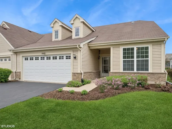 1736 Francis Dr, Hampshire, IL 60140