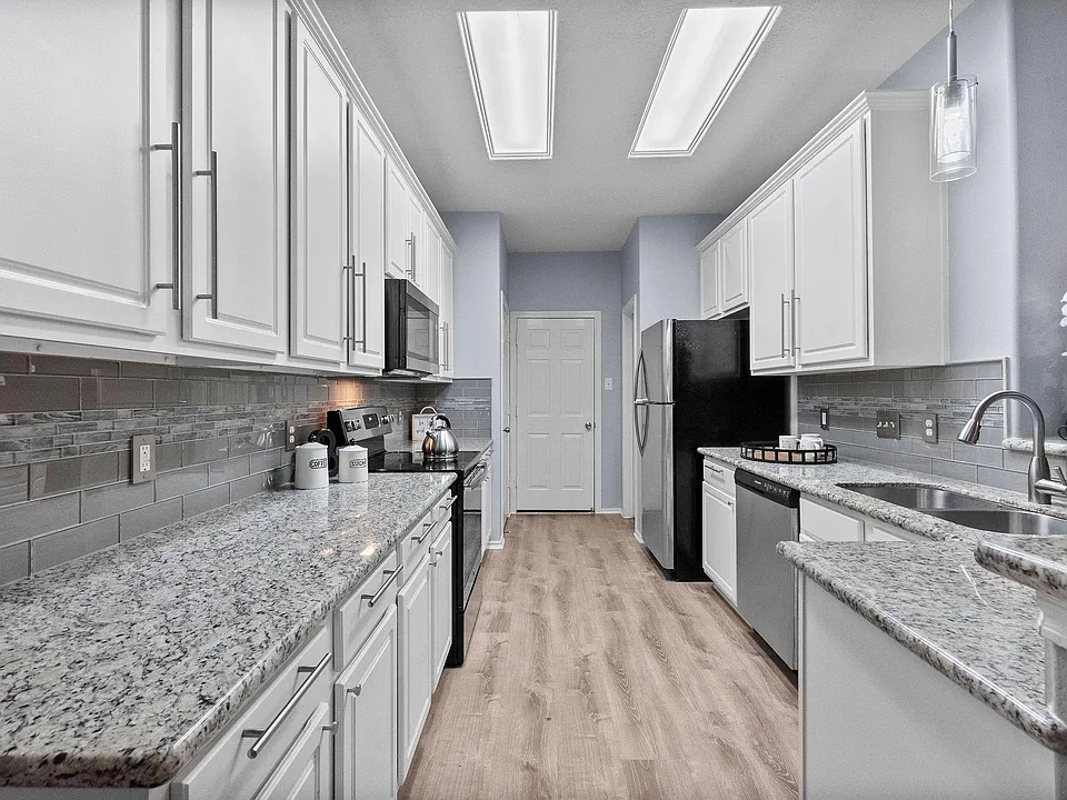 99 Gallery Cove Ct