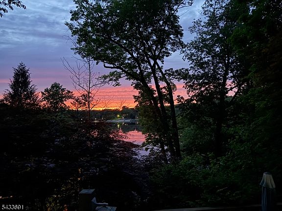 4th image of 57 Lakeside Dr
