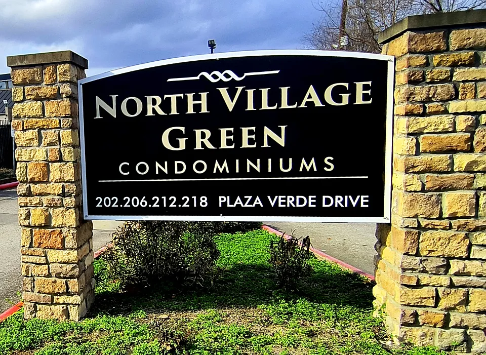 PLAZA VERDE CONDOS