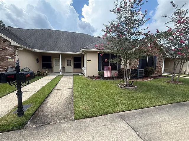 2 bed, 2.0 bath, 1300 sqft, $1,450 — Photo 1