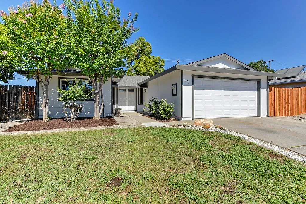 115 Sierra Woods Cir photo 1