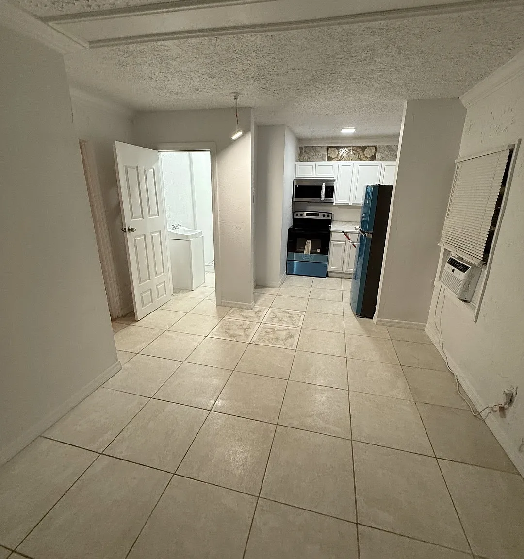 122 Gwen Hill St — Photo 2