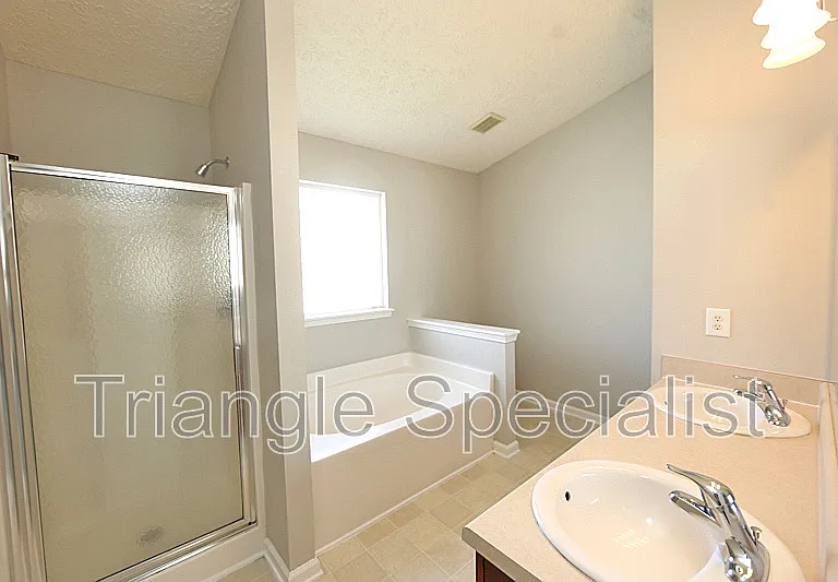 1909 Raj Dr — Photo 10
