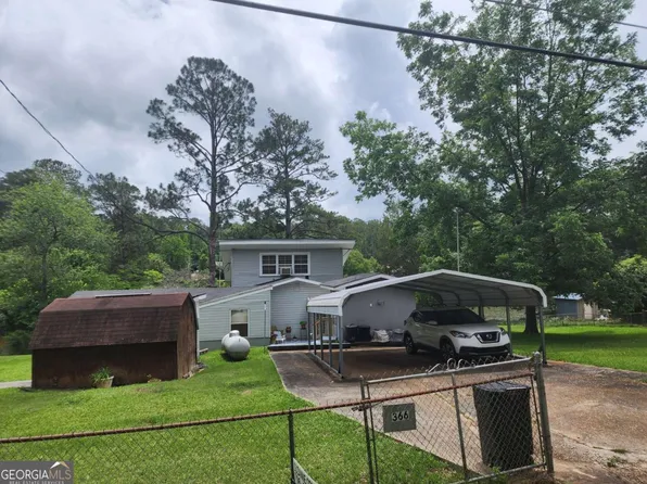 366 E Pine Lake Dr, West Point, GA 31833