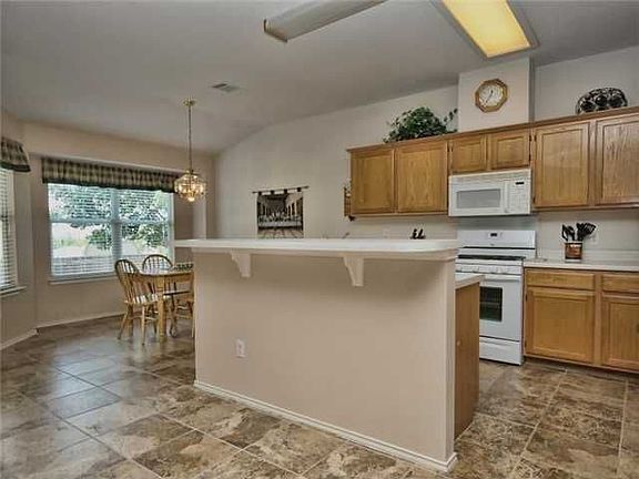 3rd image of 1500 Santana St