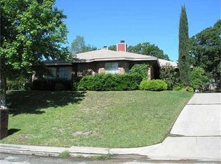 1904 Crooked Ln, Fort Worth, TX 76112