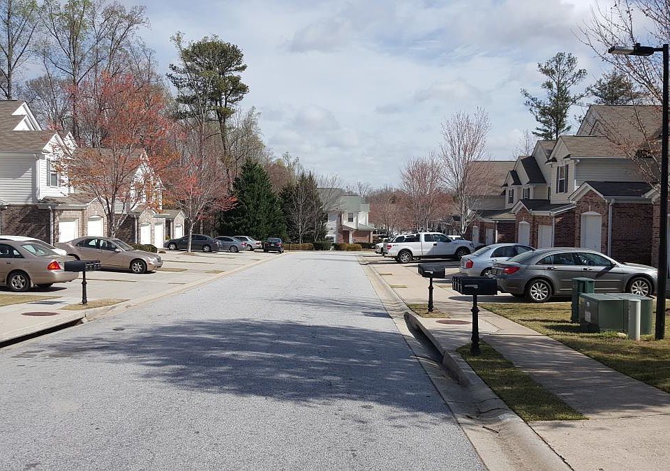 1st image of 105 NE Ellis Dr