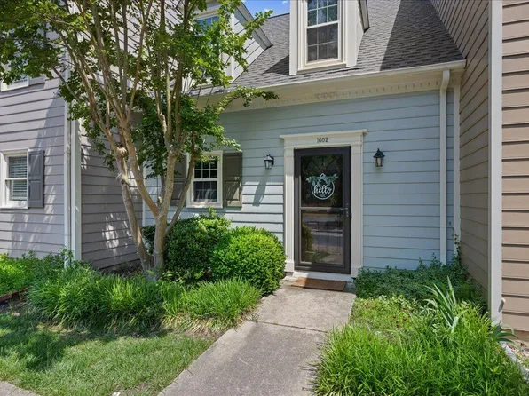 1602 Township Cir, Raleigh, NC 27609