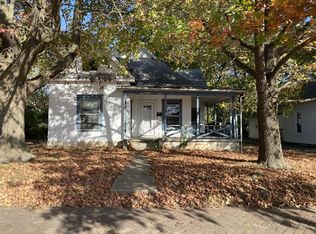 1530 N Robberson Ave, Springfield, MO 65803