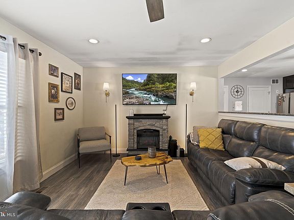 5th image of 133 Arbor Meadow Dr