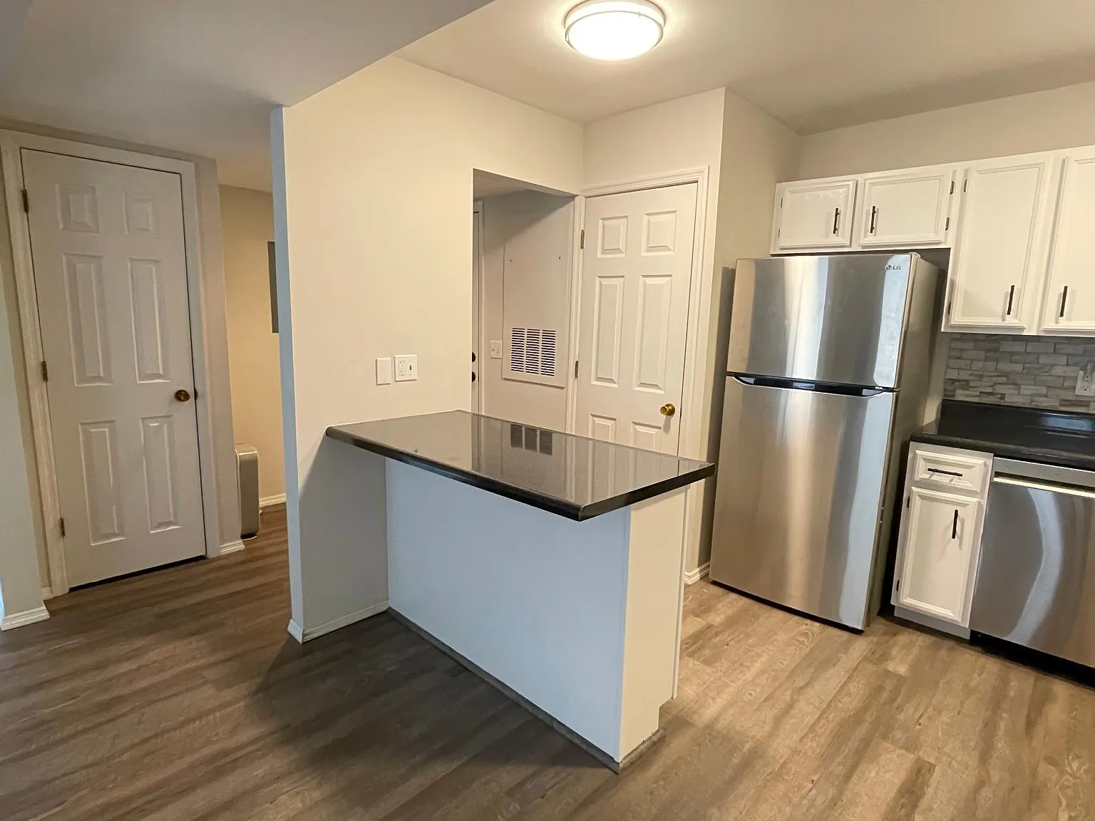 2323 Kratky Rd — Photo 3