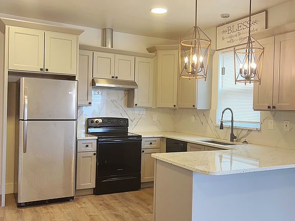 2nd image of 4024 Sanford St #A