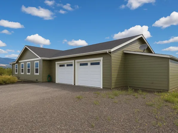 7020 SW Leslie Ln, Montague, CA 96064