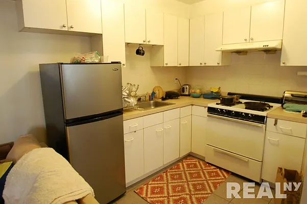 Rented by REAL New York | media 25