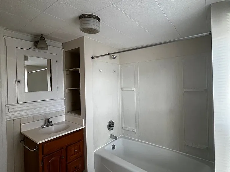 36 & 38 E Orange Street - 4 Unit — Photo 11
