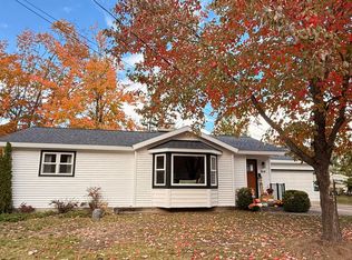 864 Woodland Dr, Gaylord, MI 49735