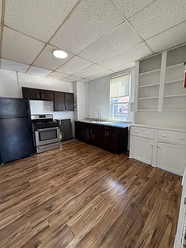 256 N Front St #258 Photo 1
