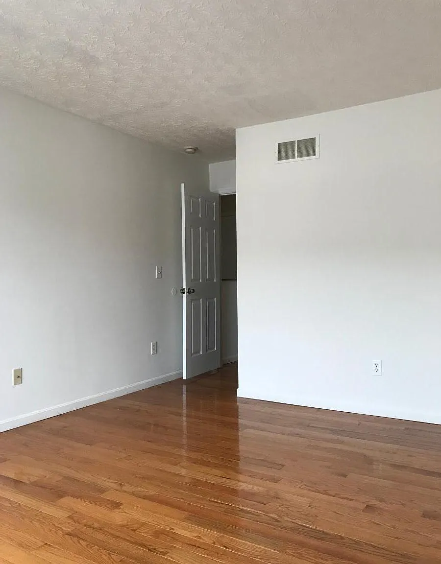 3 bed, 2.5 bath, 1700 sqft, $1,895 — Photo 3