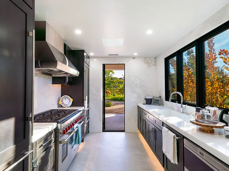 6161 Silverado Trl — Photo 19