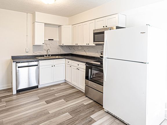 4th image of 3202 Henry Ave #3202
