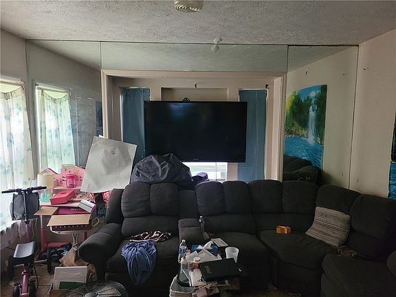 3rd image of 321 Hawley St