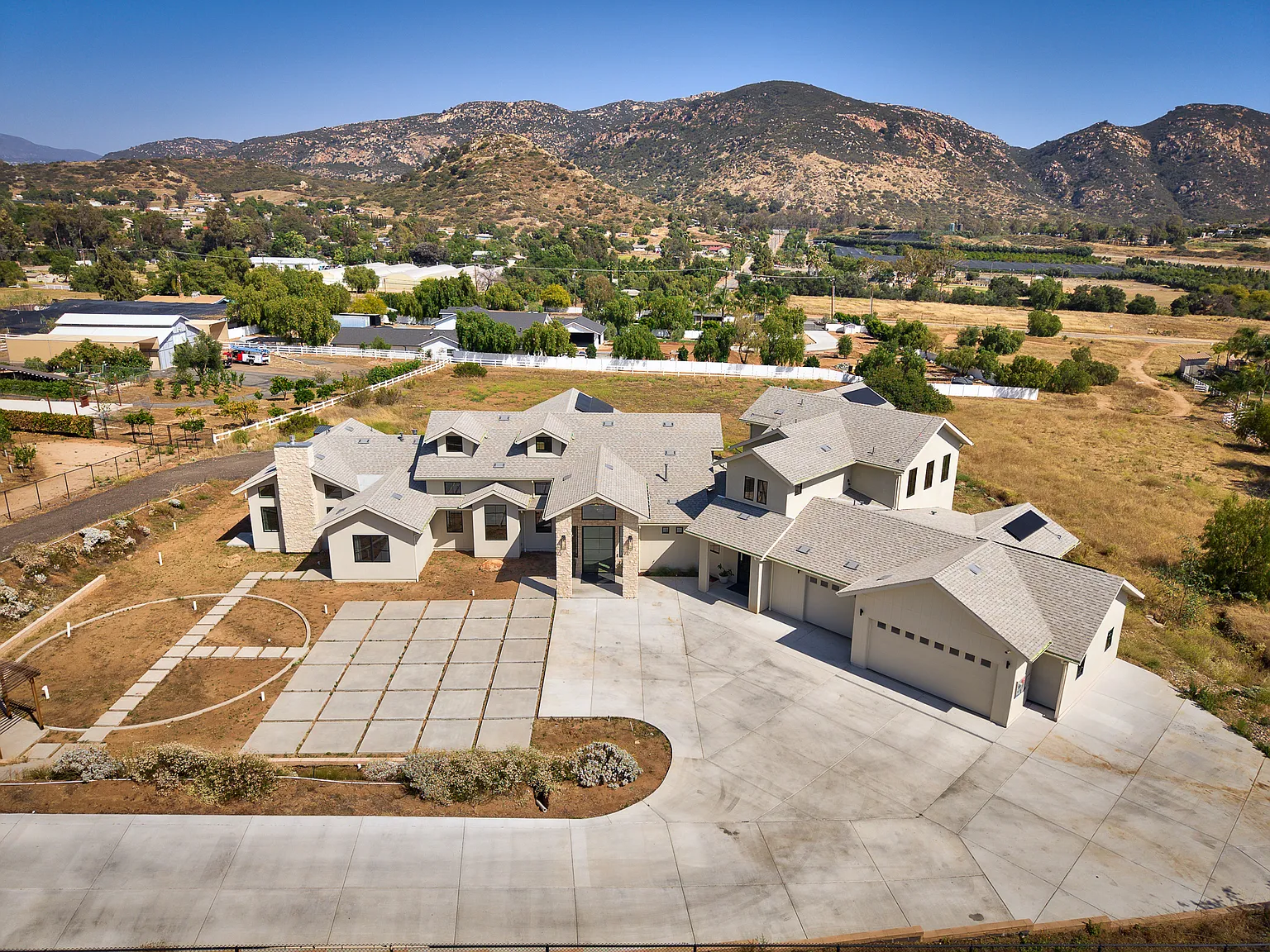 9817 Lorraine Ridge Trl — Photo 2