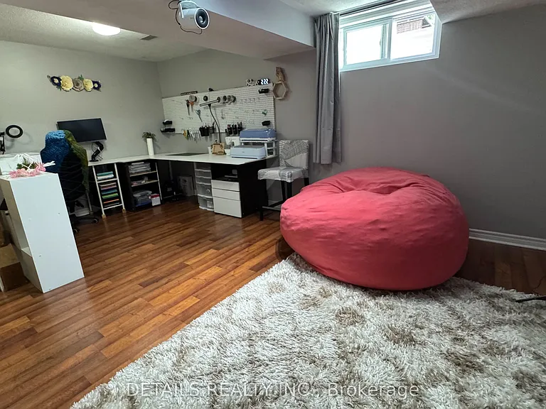 131 Markland Cres — Photo 15