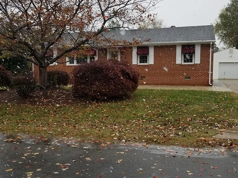 7968 Kenmore Dr — Photo 2