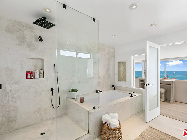 24928 Malibu Rd — Photo 19