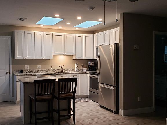 Soft closing drawers/doors
