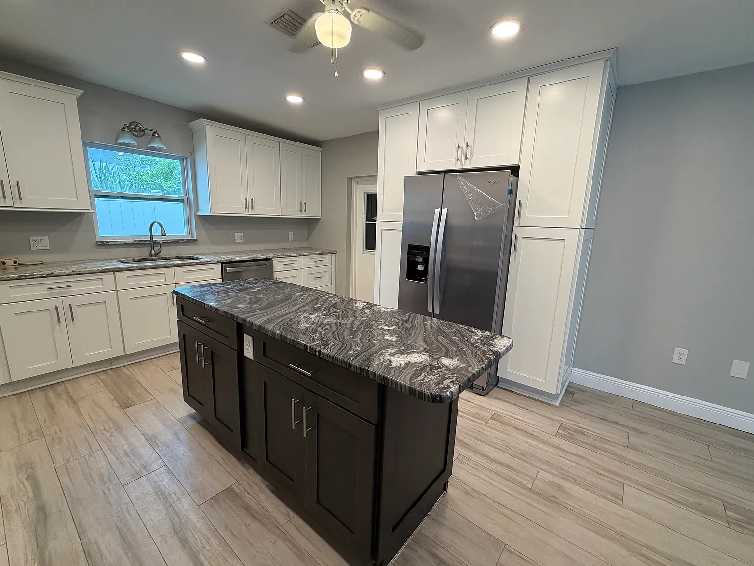 3 bed, 1273 sqft, $3,500 — Photo 4