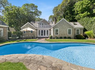 33 Sayres Path, Wainscott, NY 11975