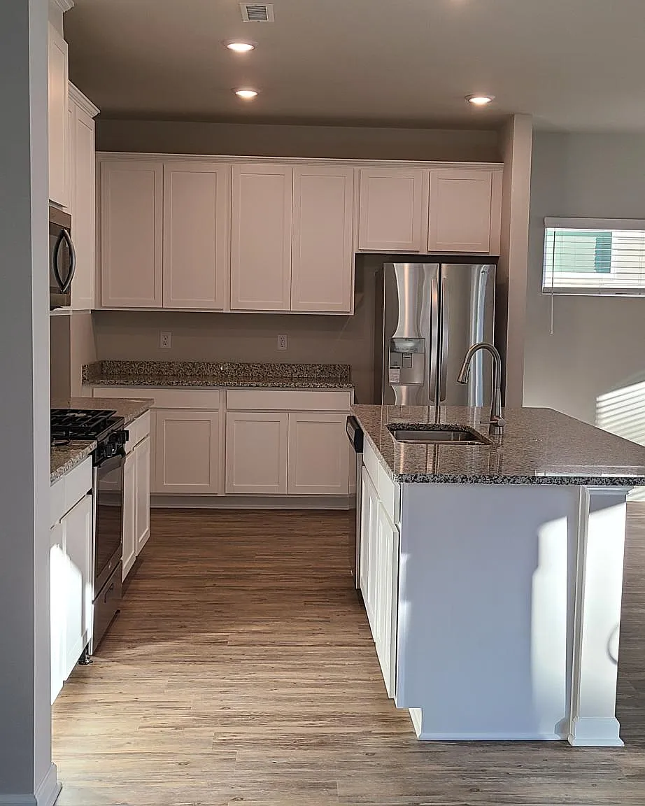 4 bed, 2.5 bath, 2150 sqft, $2,200 — Photo 4