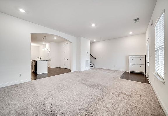 4th image of 512 Tobias St