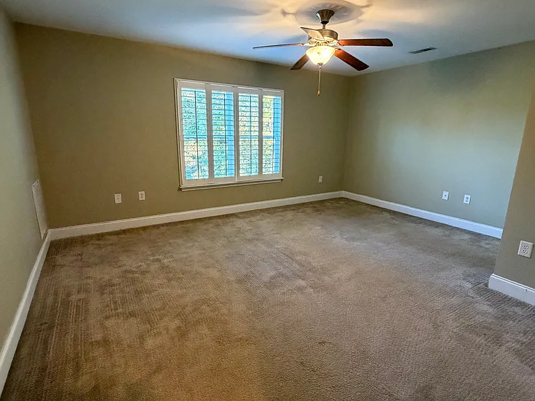 619 Uniola Dr — Photo 22
