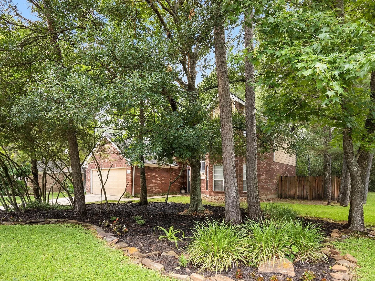 4 bed, 2.5 bath, 2331 sqft, $3,495 — Photo 3