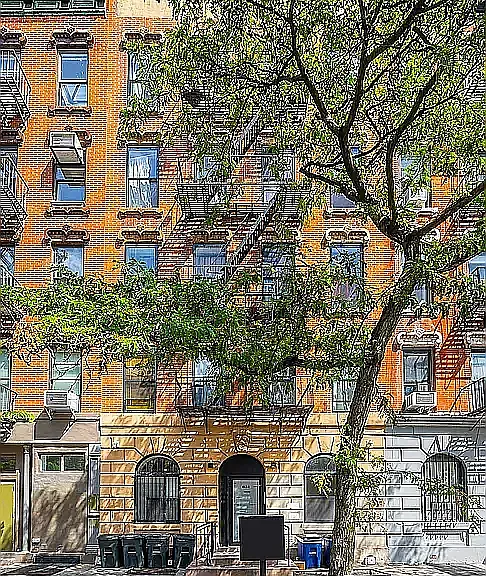 631 E 6th St #1A — Photo 1