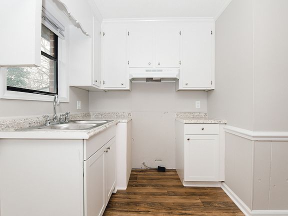 2nd image of 1605 Betz St #1605