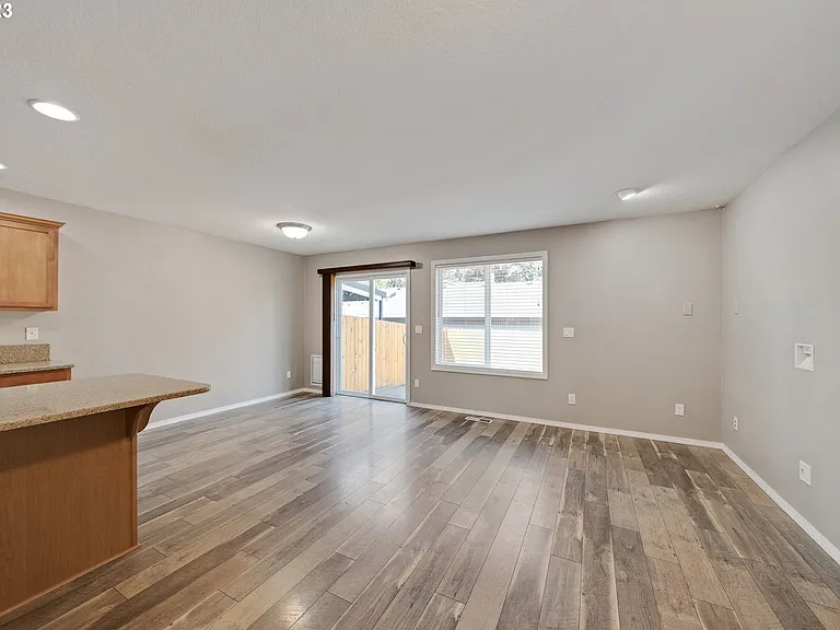 773 N Pine St — Photo 8