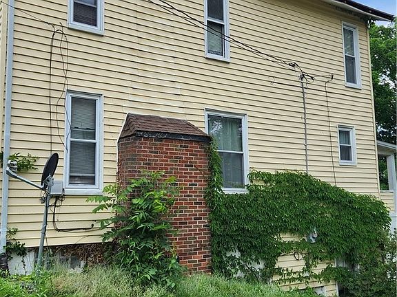 2nd image of 337 Jackson St